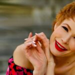 Олена-Христина Лебідь заінтригувала шанувальників натяком на вагітність