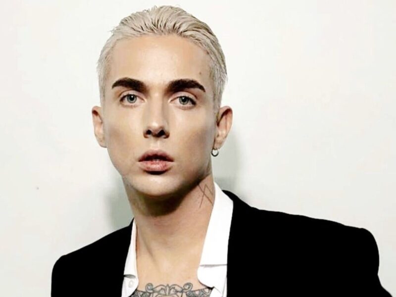 Меловін показав нареченого: подробиці пропозиції