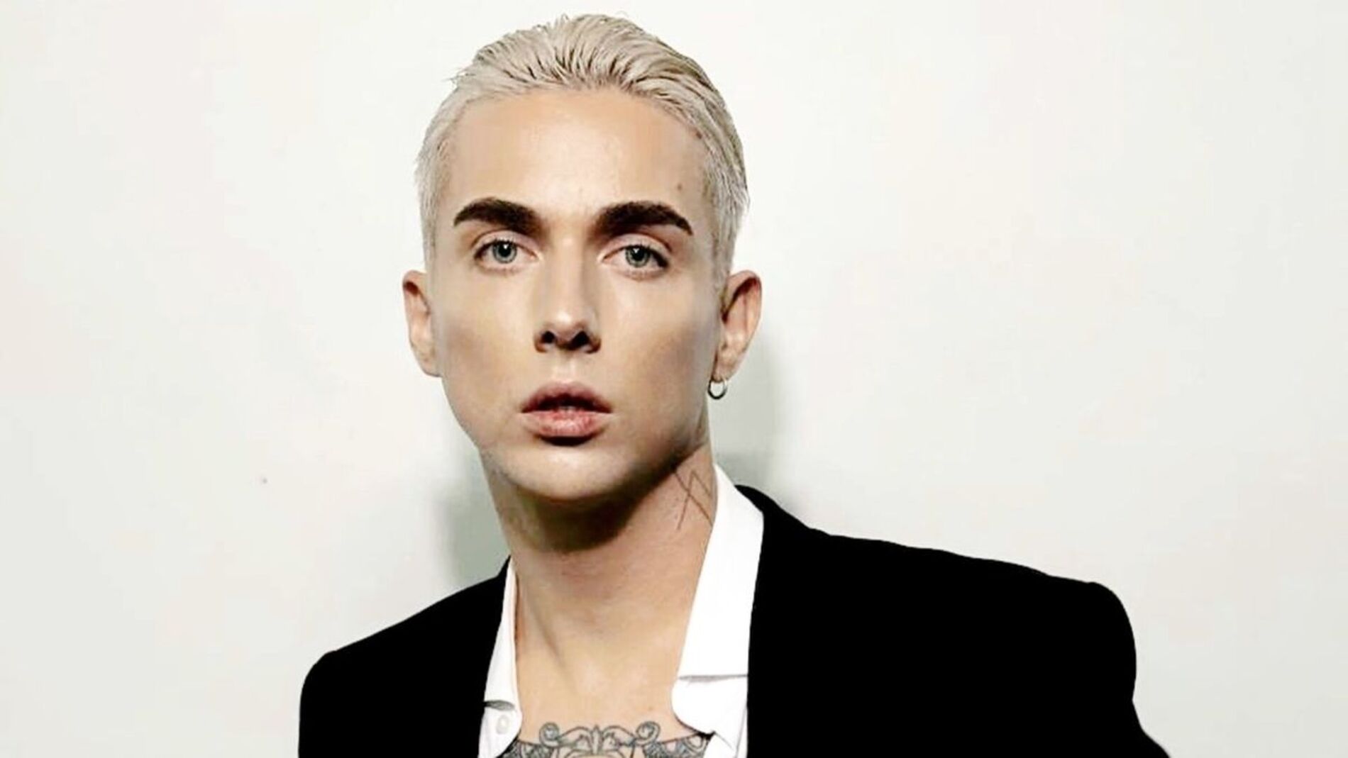 Меловін показав нареченого: подробиці пропозиції