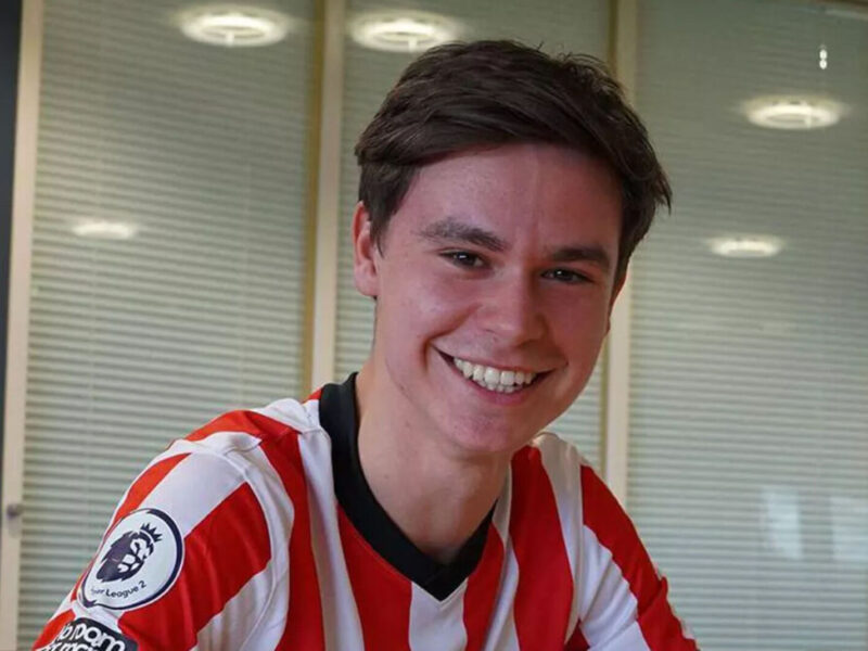 Тимур Тутєров продовжить кар'єру в Англії